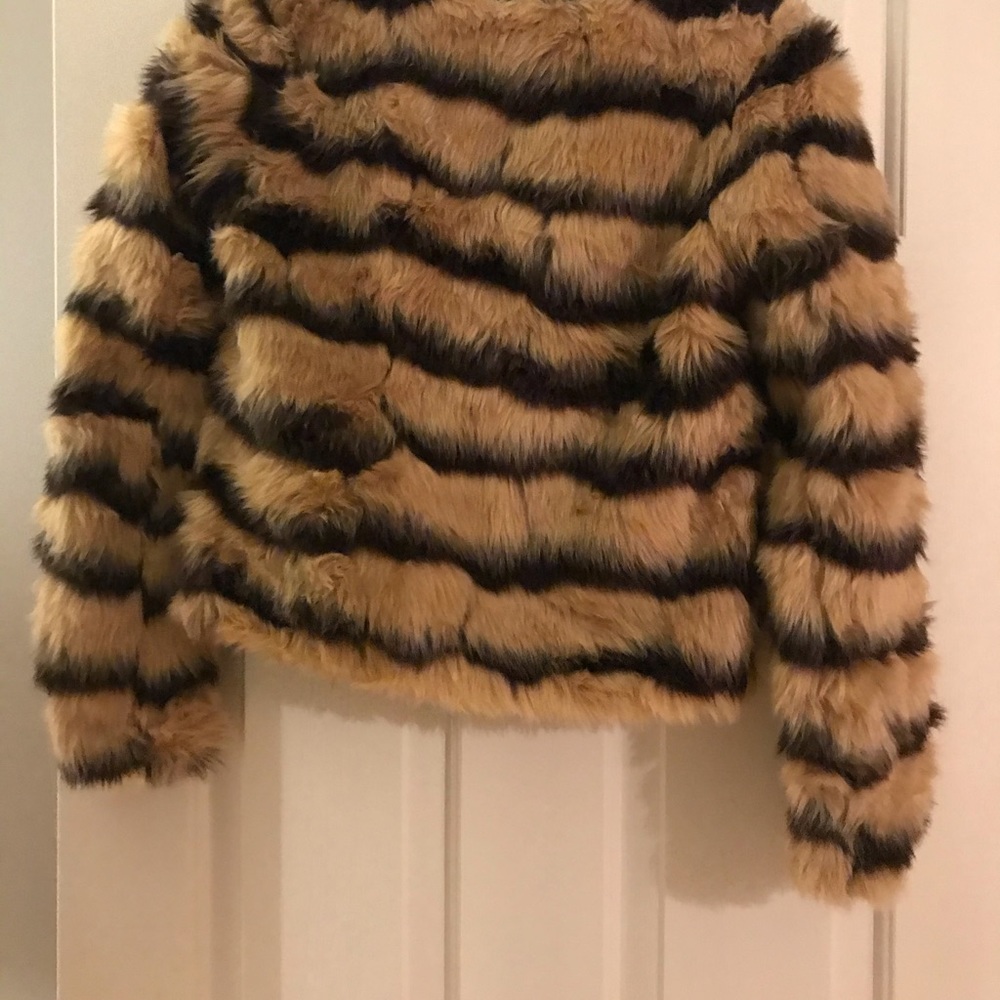 Brown jacket - Picture 2 of 2